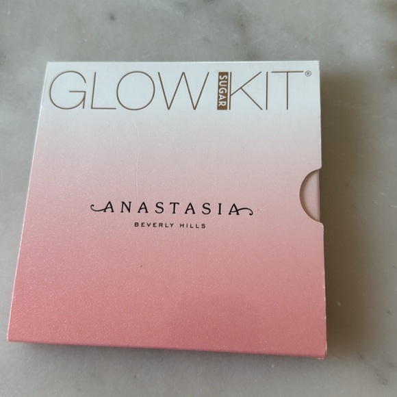 Anastasia Beverly Hills Sugar Glow Kit in Sugar Glow Kit Powder Highlighters - Picture 13 of 13